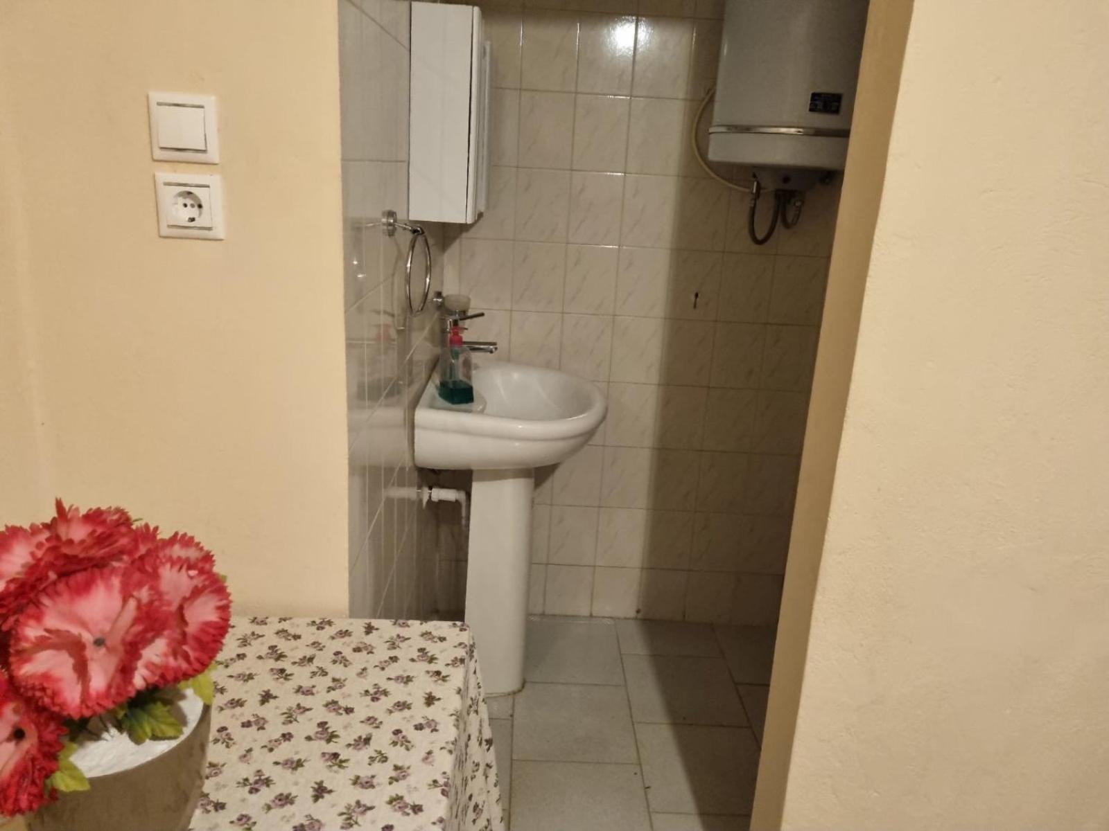Κεντρικό, Άνετο Και Ζεστό Διαμέρισμα カメナブルナ エクステリア 写真